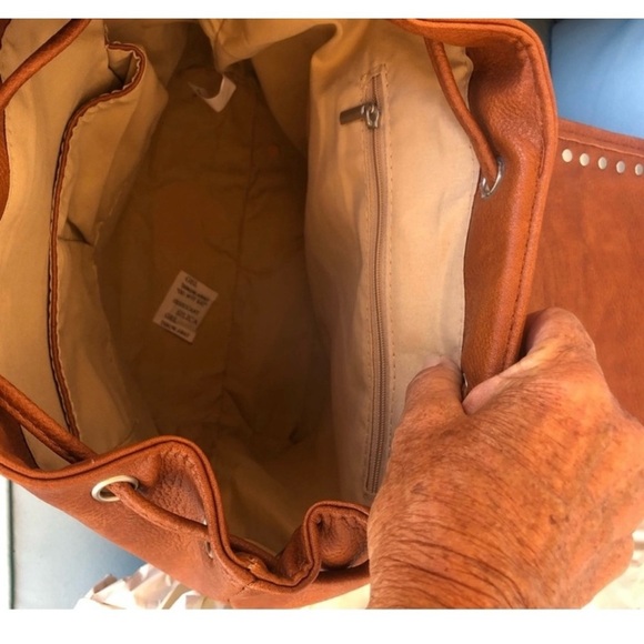 REIN & BRIDLE Tan Leather Backpack. - Picture 7 of 7